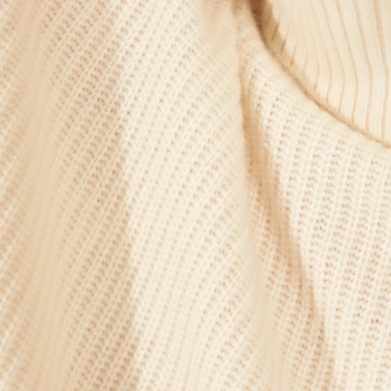 Ellie Chunky Cashmere Turtleneck