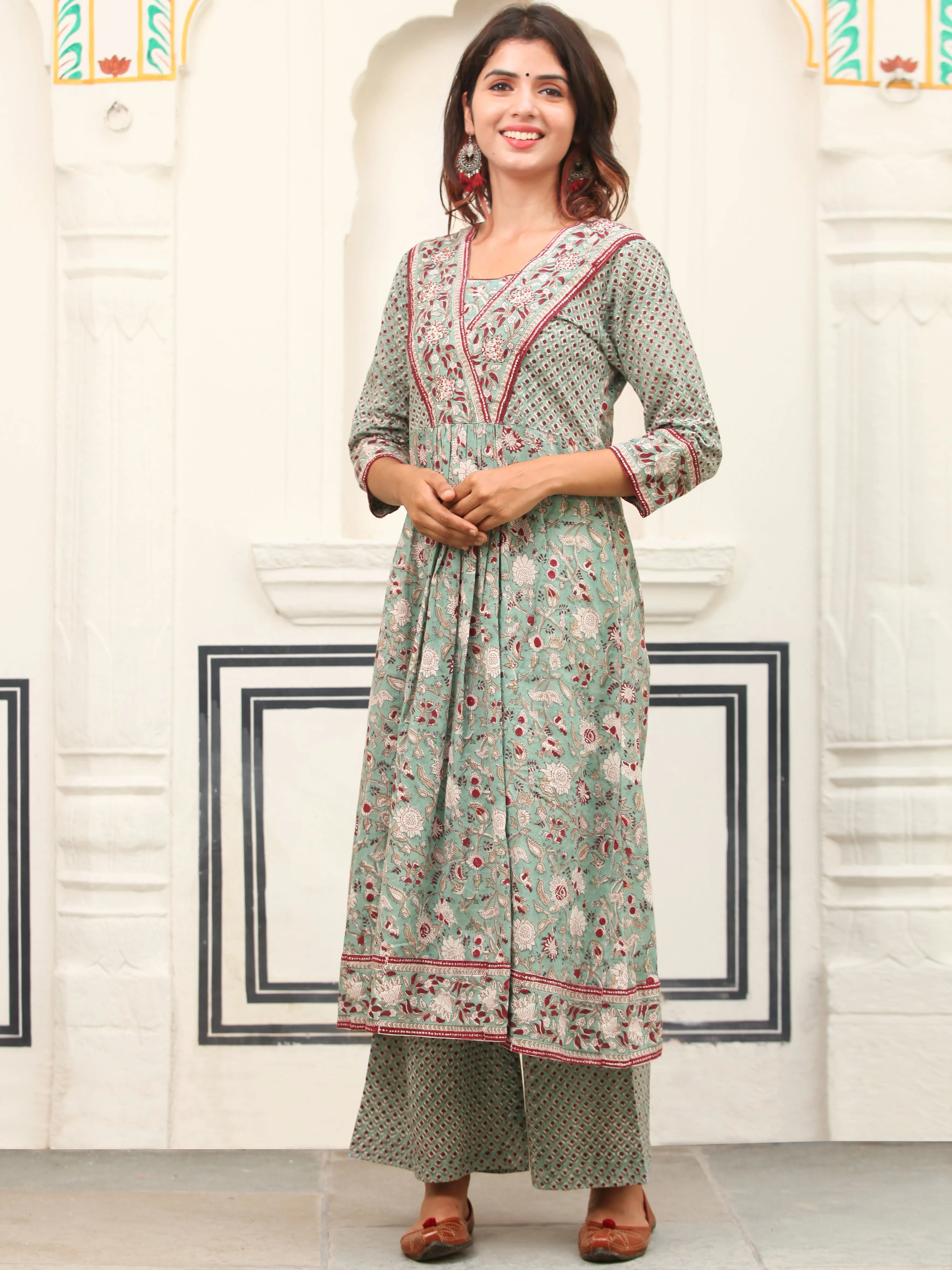 Jashn Utsav Set Of Flared Kurta Pants Dupatta