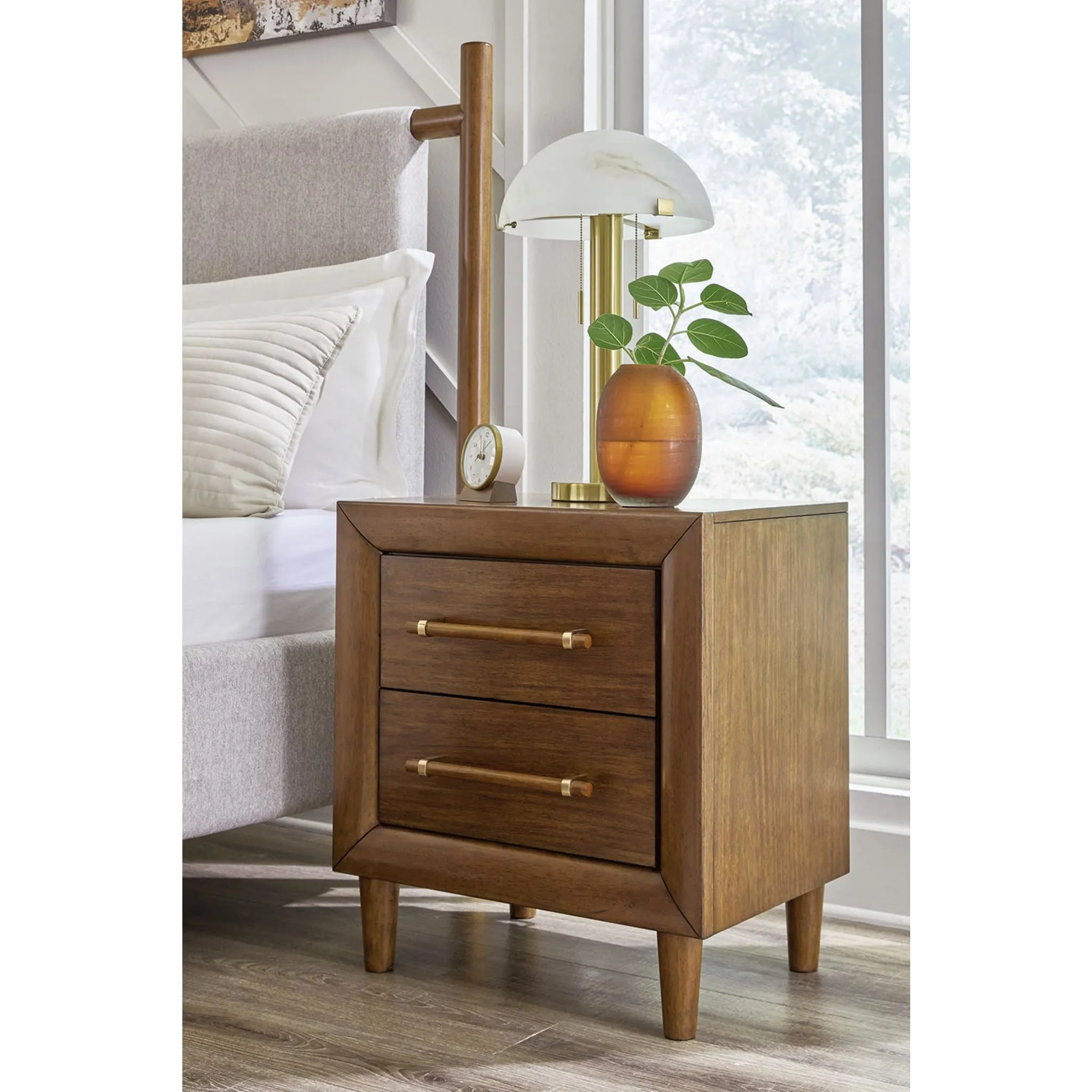 Lyncott Nightstand