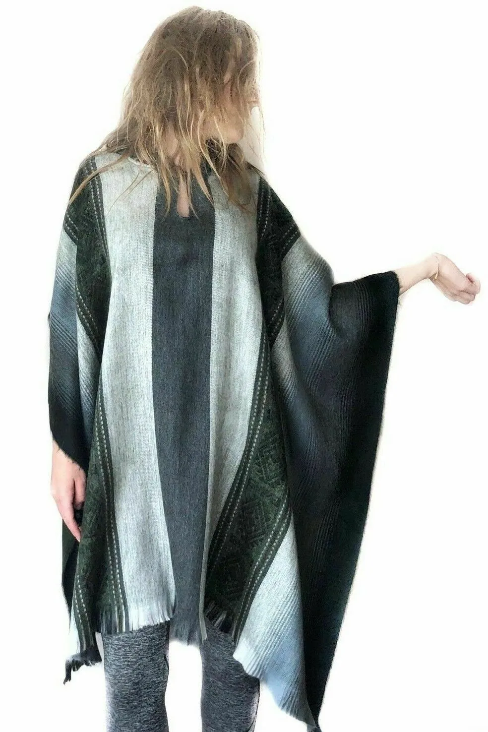 Pichan - Baby Alpaca Hooded Poncho - Dark Green With Diamonds Pattern - Unisex