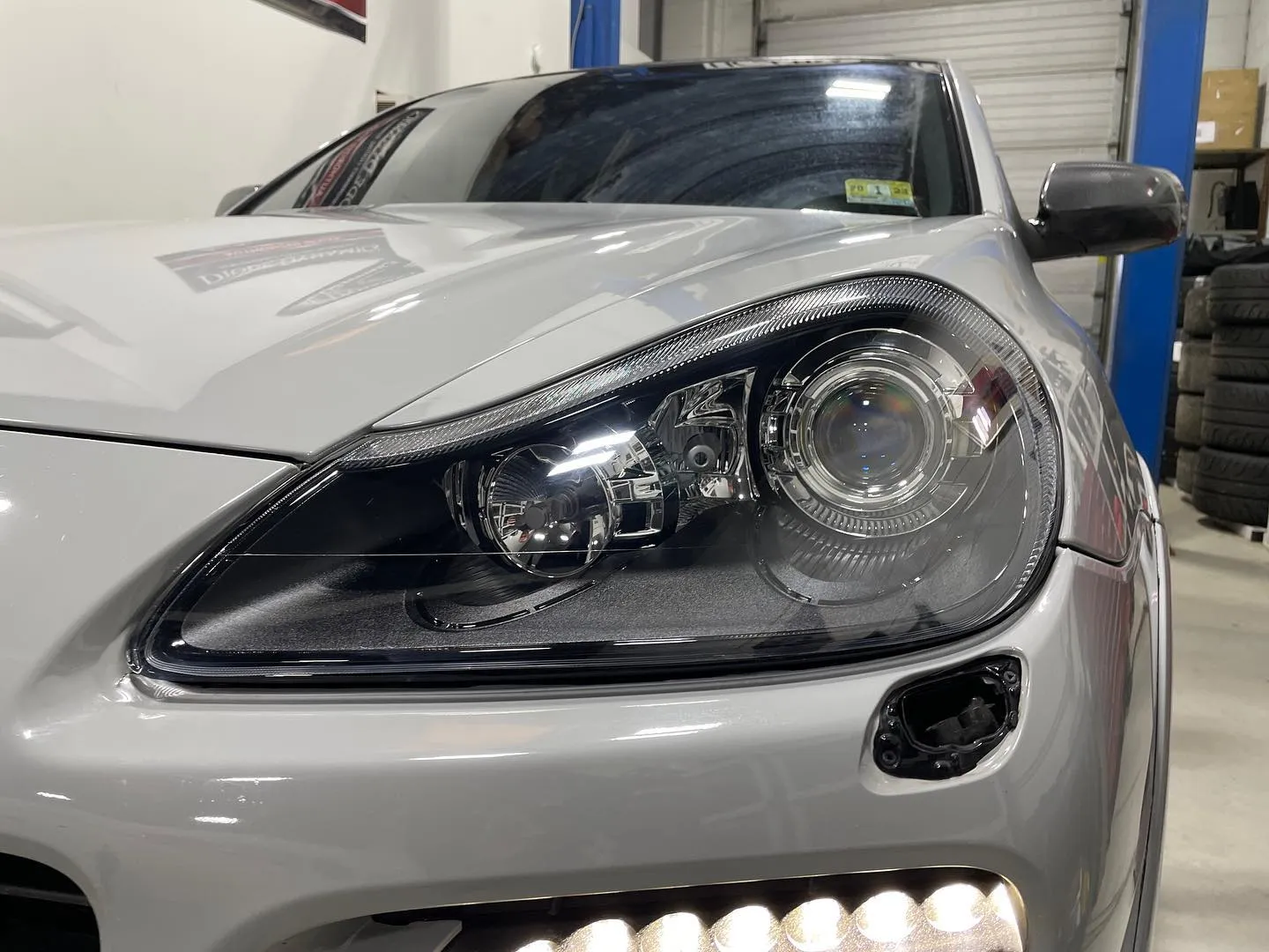 Porsche Cayenne 957 Headlight Lens Replacement Service