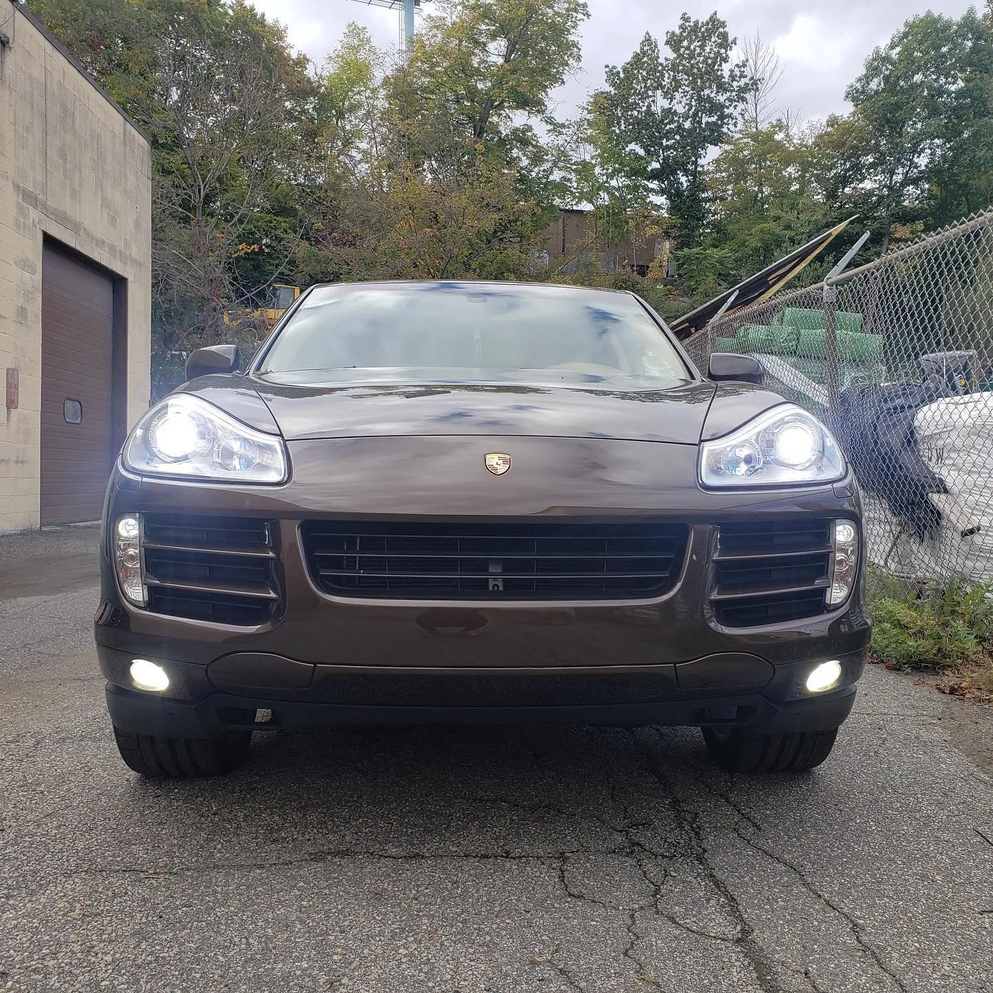 Porsche Cayenne 957 Headlight Lens Replacement Service