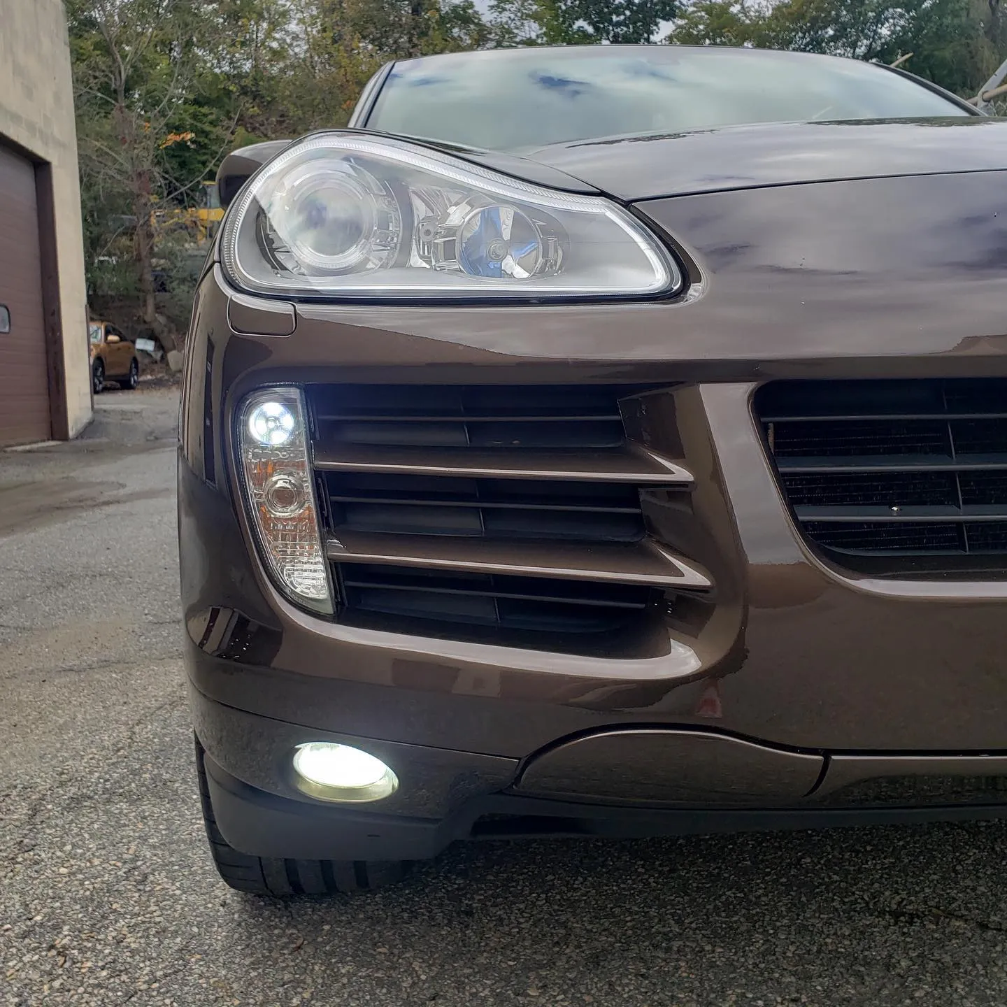 Porsche Cayenne 957 Headlight Lens Replacement Service