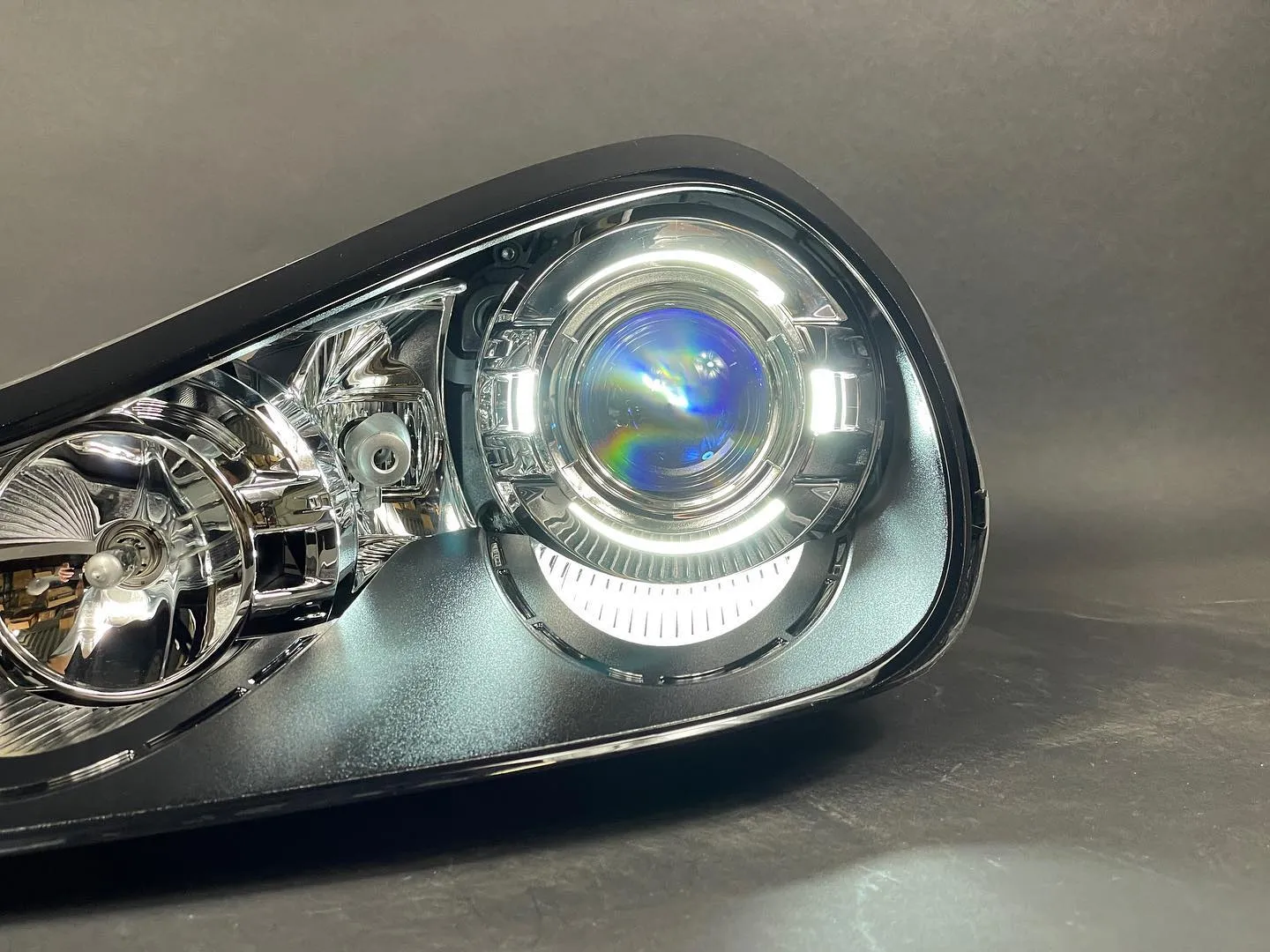 Porsche Cayenne 957 Headlight Lens Replacement Service