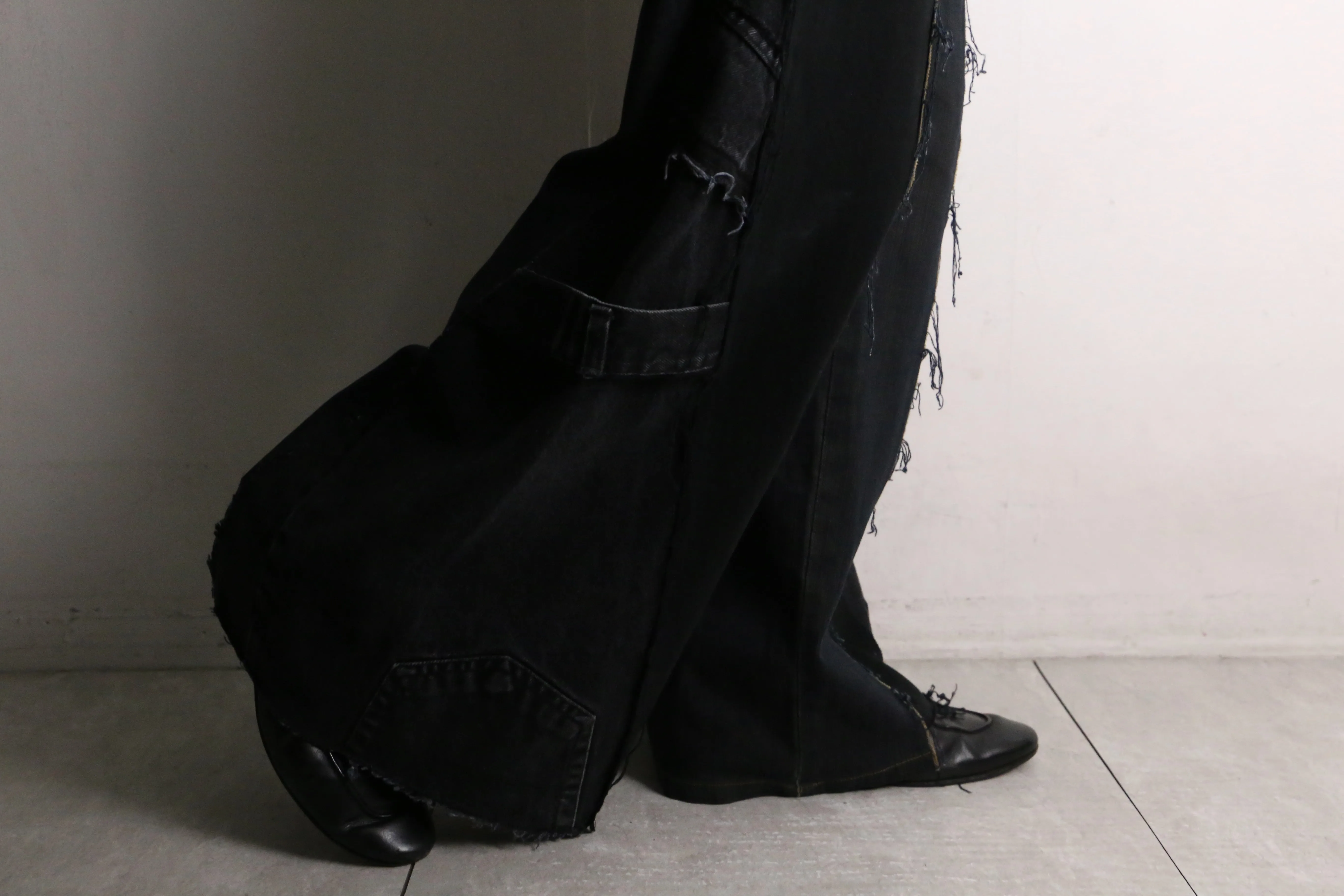 remake "再構築" black side design docking flare denim