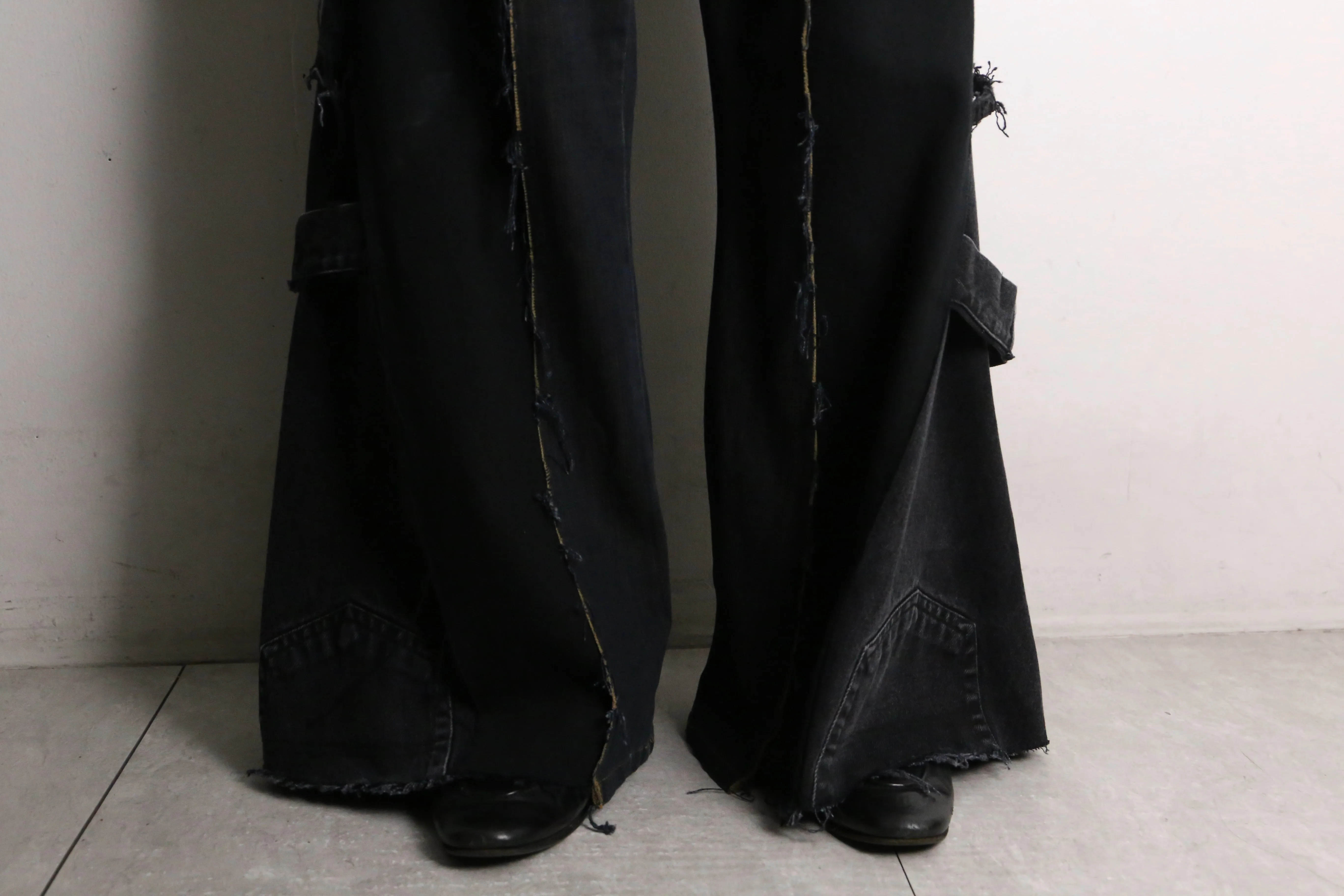 remake "再構築" black side design docking flare denim